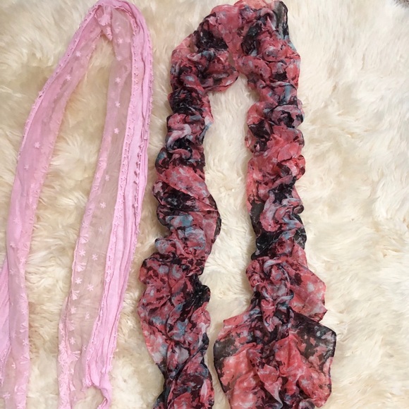 ❗️SOLD❗️🎉{x2Host pick}•Floral Pink Scarf• - Picture 7 of 7